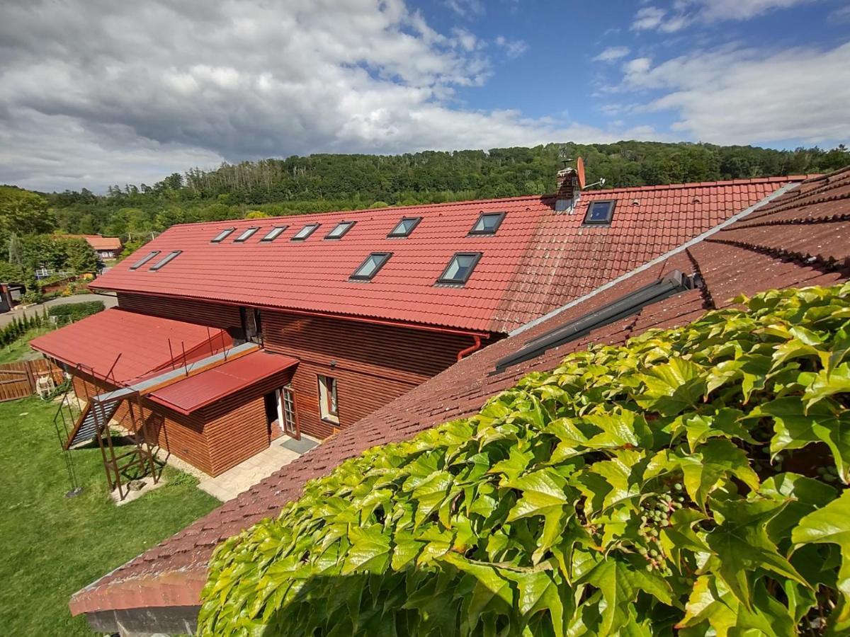 Pekloveske Apartmany V Ceskem Raji Železnice Buitenkant foto