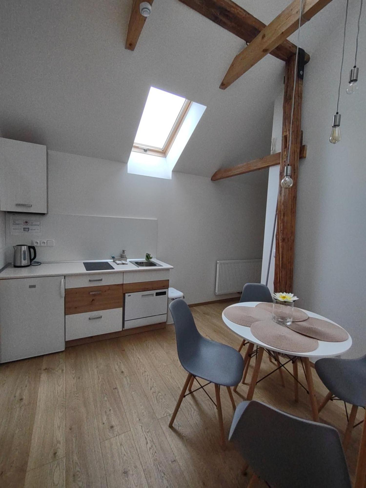 Pekloveske Apartmany V Ceskem Raji Železnice Buitenkant foto