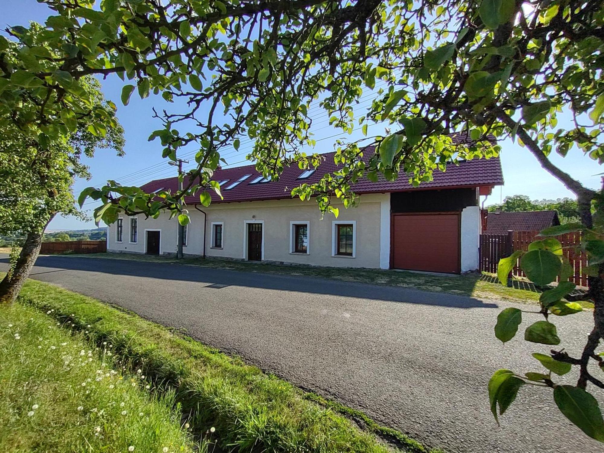 Pekloveske Apartmany V Ceskem Raji Železnice Buitenkant foto